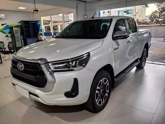 TOYOTA HILUX 2.8 D-4D TURBO DIESEL CD SRX 4X4 AUTOMÁTICO